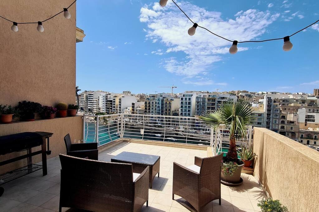 2 Bedroom Seafront Duplex Penthouse In The Heart Of Spinola Bay St. Julian's Exteriör bild