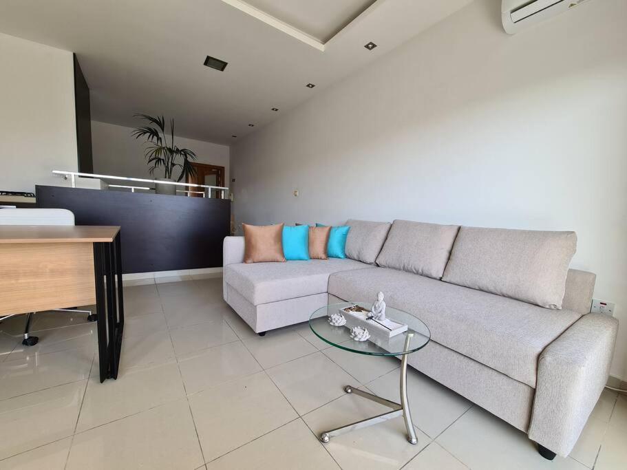 2 Bedroom Seafront Duplex Penthouse In The Heart Of Spinola Bay St. Julian's Exteriör bild