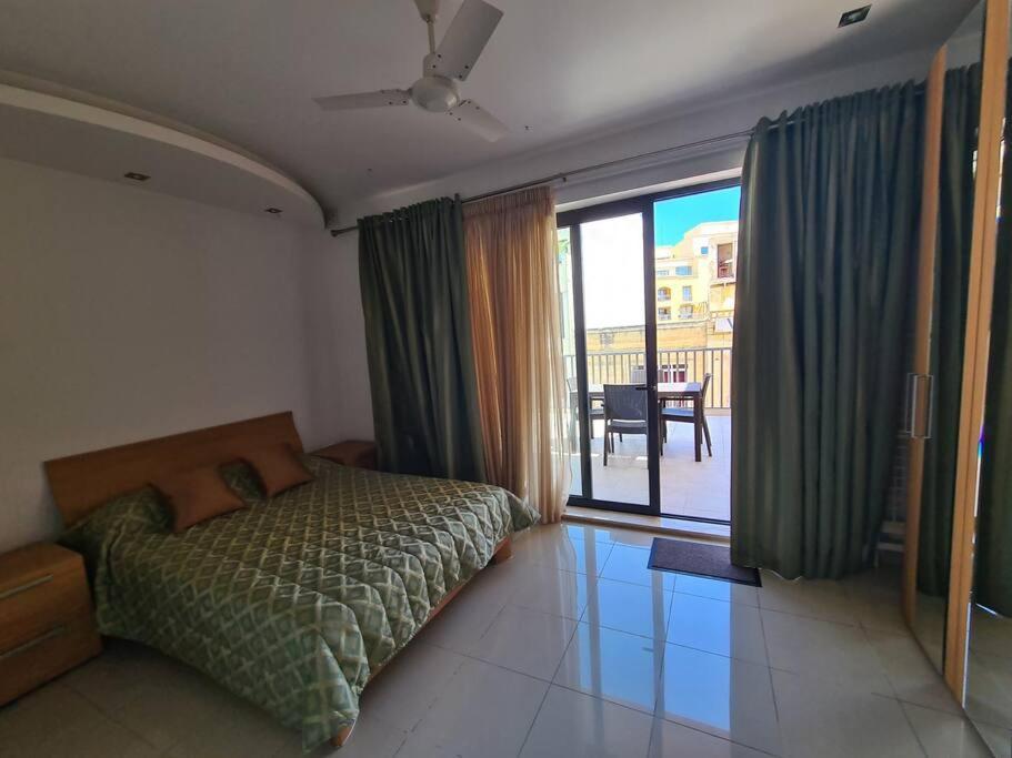 2 Bedroom Seafront Duplex Penthouse In The Heart Of Spinola Bay St. Julian's Exteriör bild