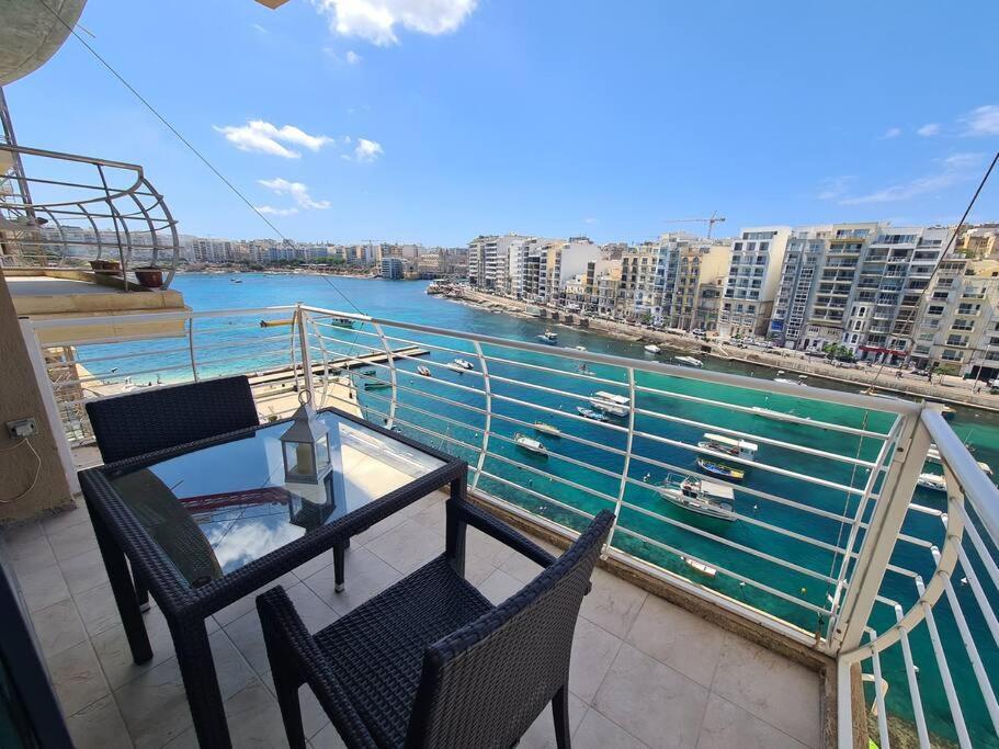 2 Bedroom Seafront Duplex Penthouse In The Heart Of Spinola Bay St. Julian's Exteriör bild
