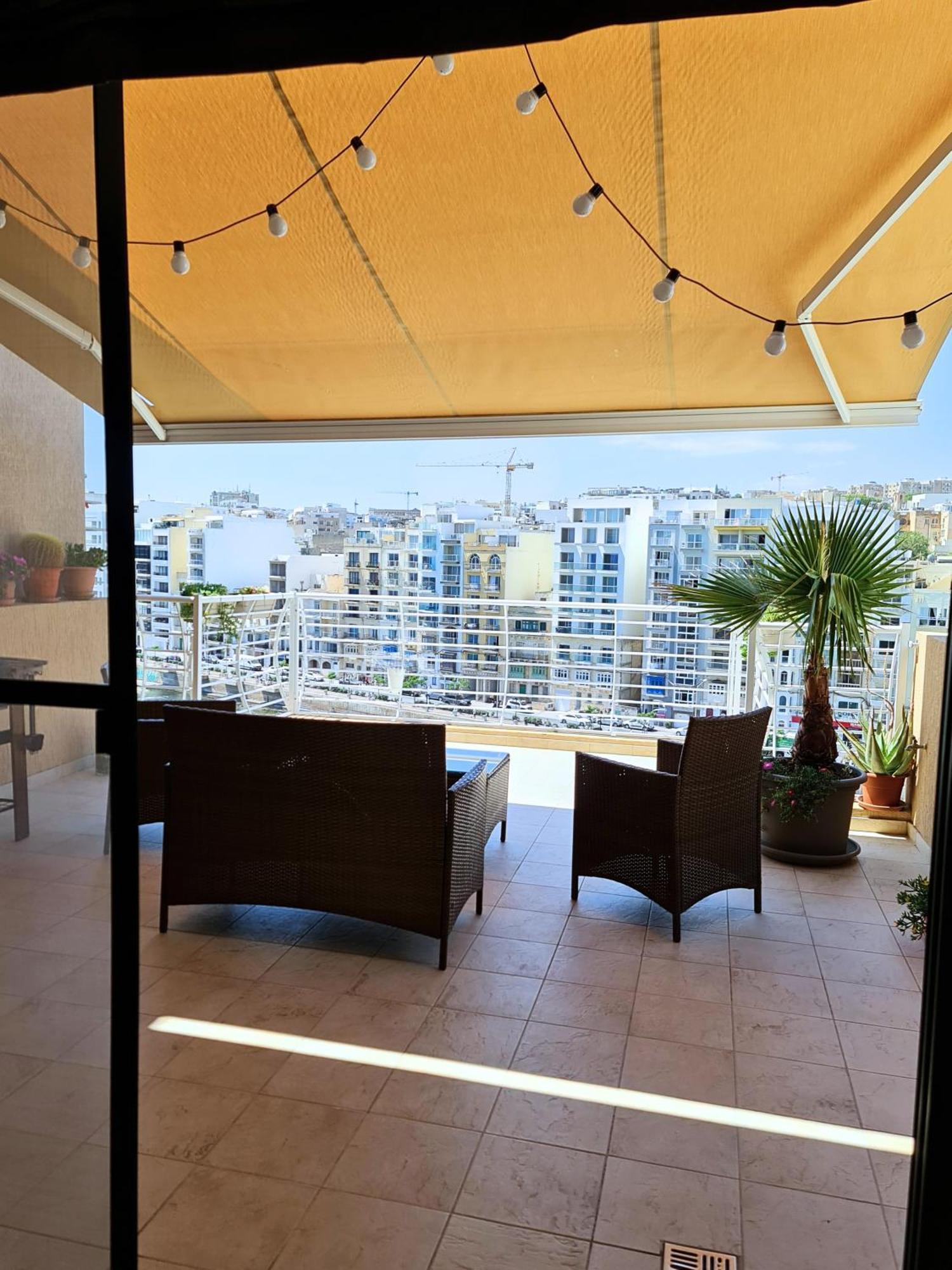 2 Bedroom Seafront Duplex Penthouse In The Heart Of Spinola Bay St. Julian's Exteriör bild