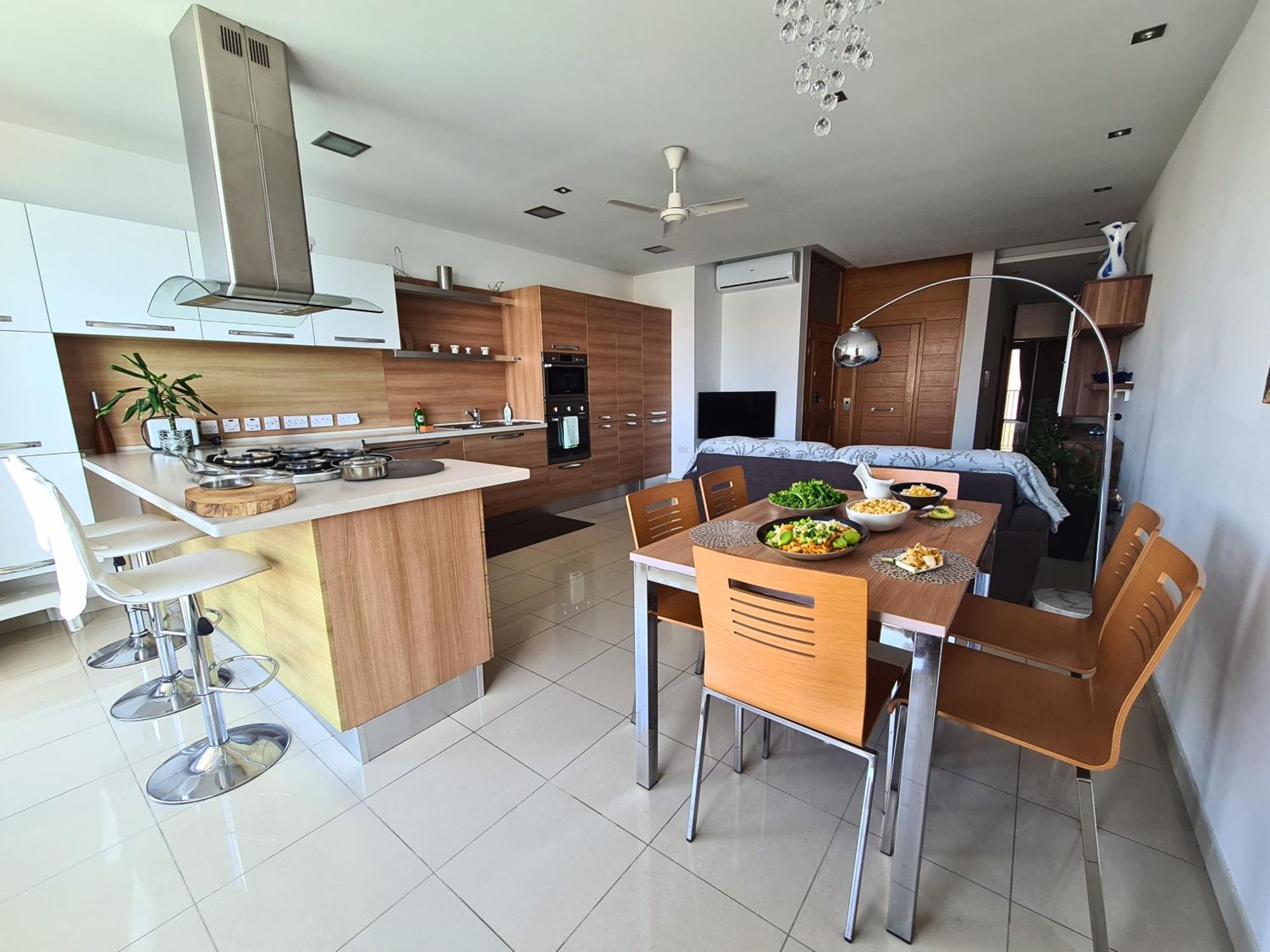 2 Bedroom Seafront Duplex Penthouse In The Heart Of Spinola Bay St. Julian's Exteriör bild