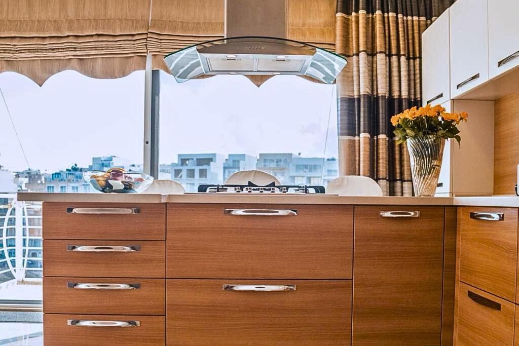 2 Bedroom Seafront Duplex Penthouse In The Heart Of Spinola Bay St. Julian's Exteriör bild